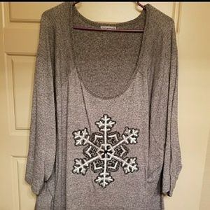 3/4 sleeve longer length snowflake shirt